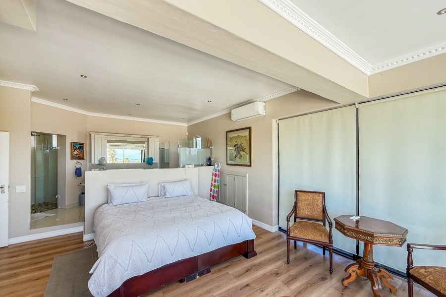 5 Bedroom Property for Sale in Plattekloof Western Cape